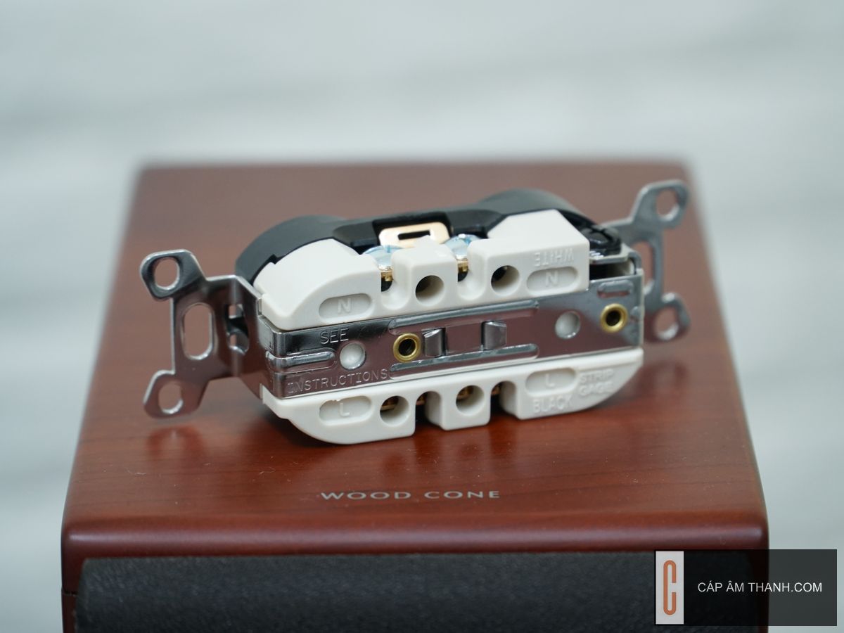 Cáp âm thanh | Phụ kiện âm thanh cao cấp chính hãng |